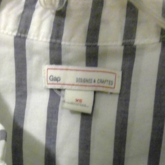 Two  XS Blouses, one Eddie Bauer, one Gap - Picture 5 of 6